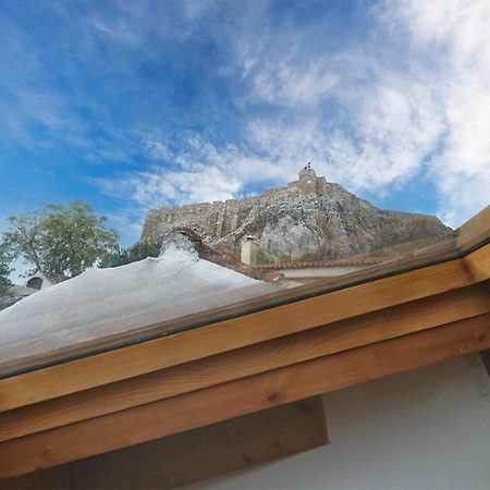 Live At The Acropolis Shadow - Under Super Scenic Anafiotika Apartamento Atenas Exterior foto