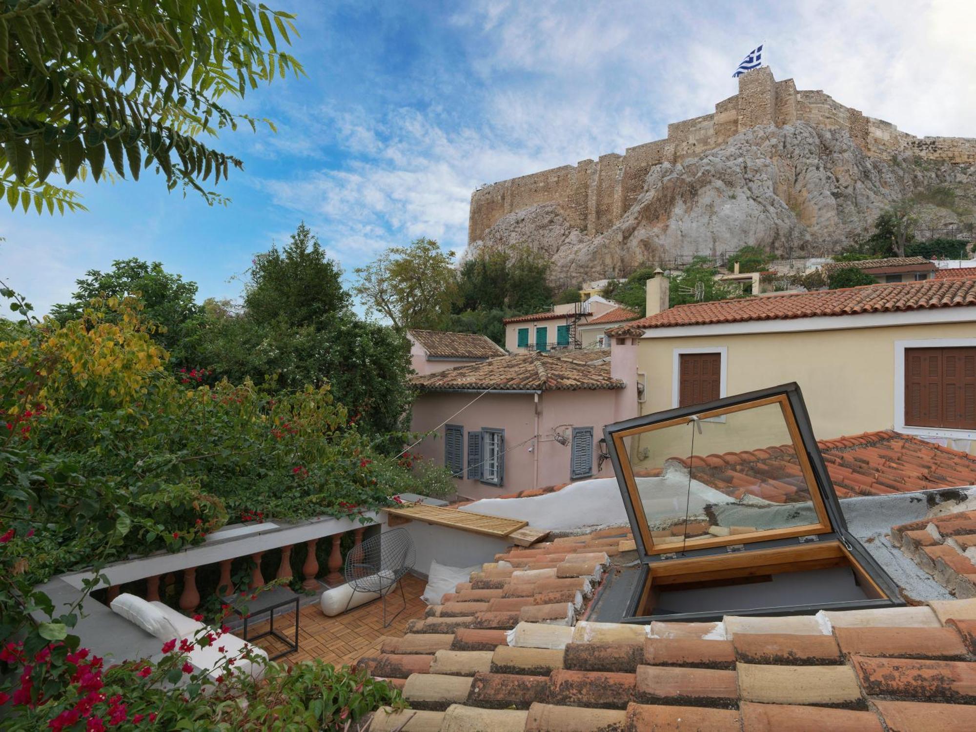 Live At The Acropolis Shadow - Under Super Scenic Anafiotika Apartamento Atenas Exterior foto
