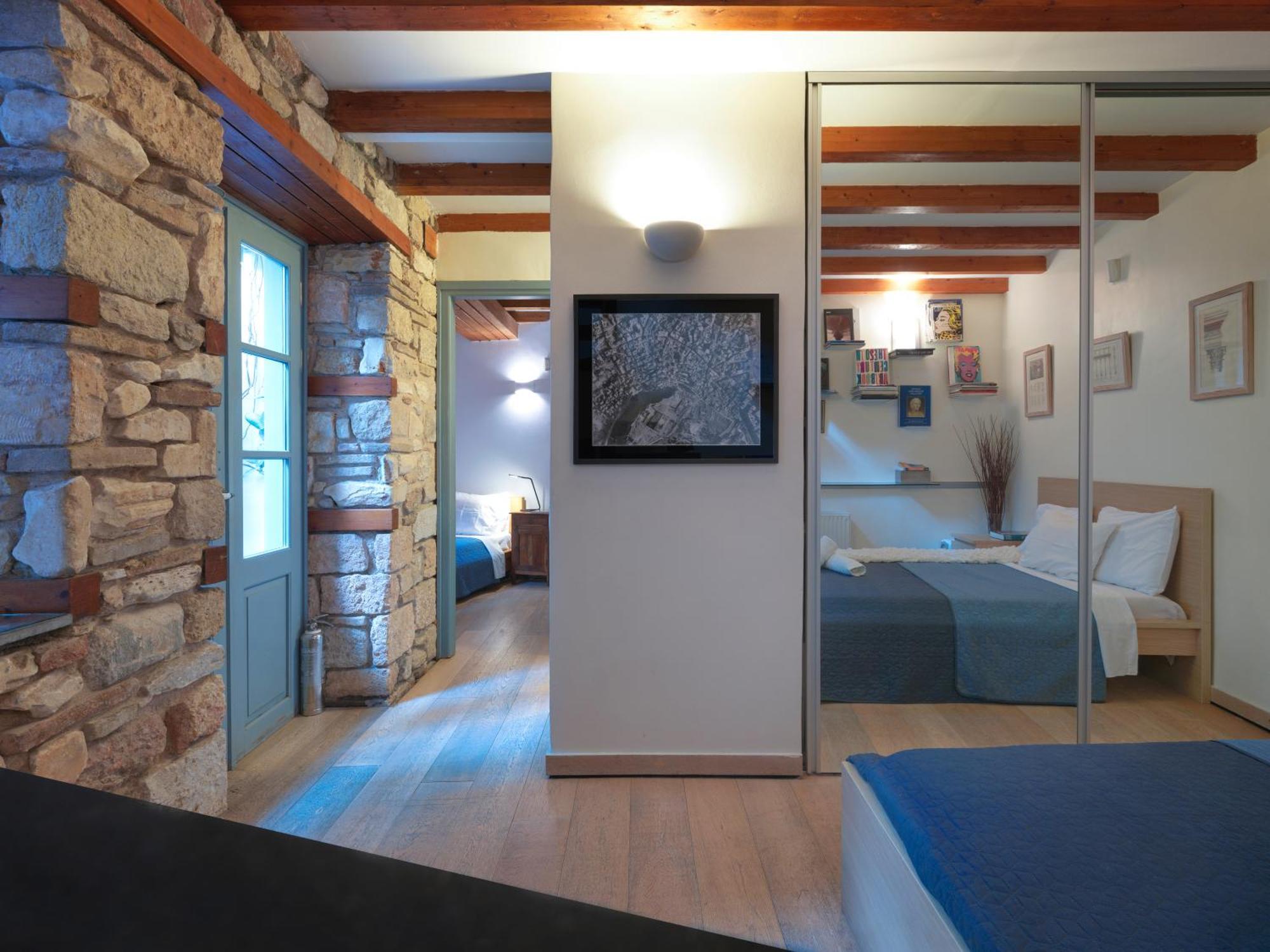 Live At The Acropolis Shadow - Under Super Scenic Anafiotika Apartamento Atenas Exterior foto
